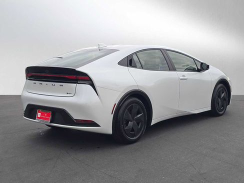 Certified 2023 Toyota Prius LE image 3