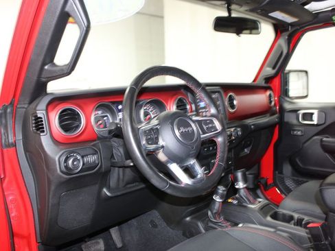 Used 2020 Jeep Wrangler Unlimited Rubicon w/ Cold Weather Group AWD/4WD image 24