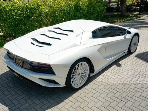 Used 2018 Lamborghini Aventador S AWD/4WD image 27