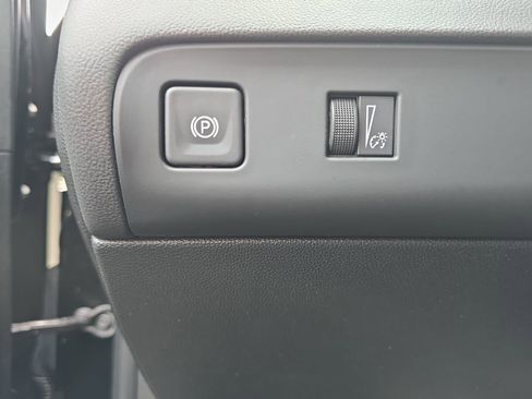 Used 2024 Buick Enclave Essence w/ Sport Touring Edition AWD/4WD image 28