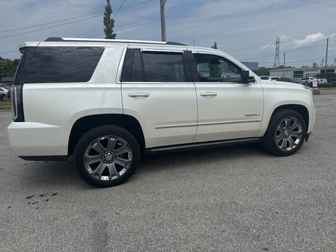 Used 2015 GMC Yukon Denali w/ Premium Package AWD/4WD image 3