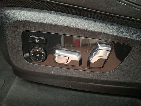 Certified 2024 BMW X7 xDrive40i w/ M Sport Package image 10