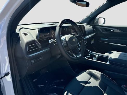 New 2025 Chevrolet Traverse LT w/ Enhanced Driving Package image 9