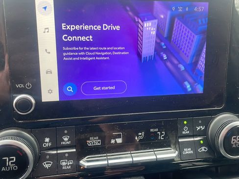 Used 2023 Toyota Highlander XSE image 15