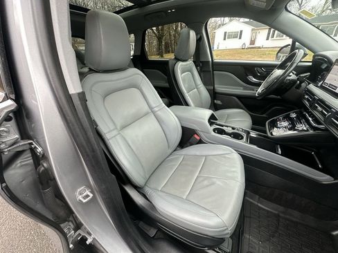 Used 2022 Lincoln Corsair AWD w/ Premium Package image 25