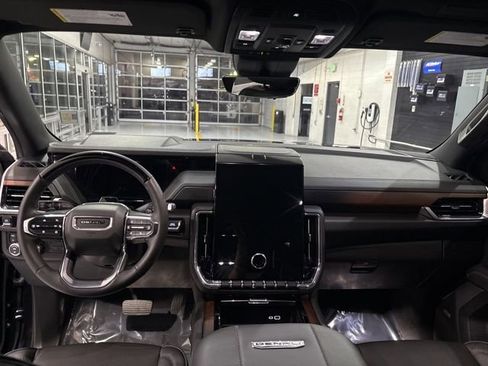 Used 2025 GMC Yukon Denali w/ Denali Reserve Package image 21