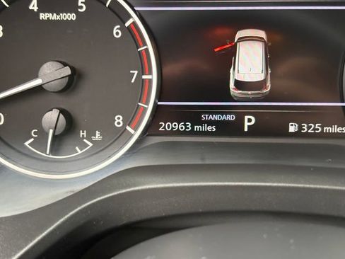 Used 2023 Nissan Rogue SV w/ SV Premium B Package FWD image 4