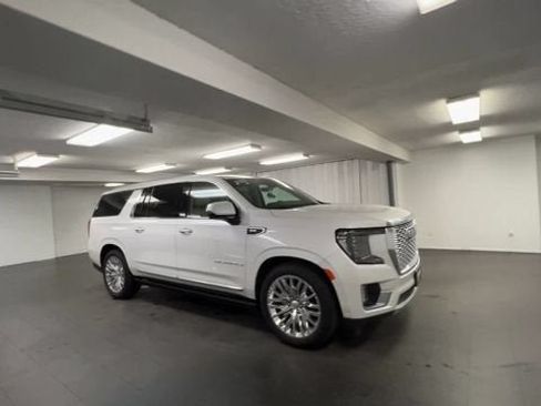 Certified 2023 GMC Yukon XL Denali w/ Denali Reserve Package AWD/4WD image 2