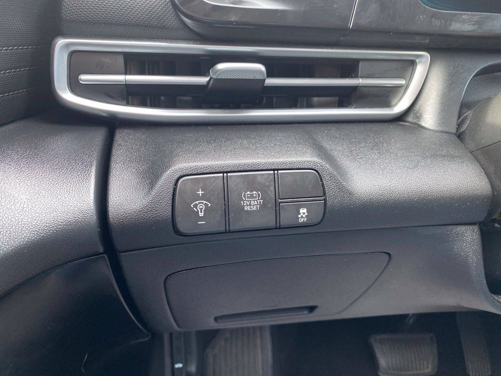 Certified 2025 Hyundai Elantra Hybrid FWD image 21