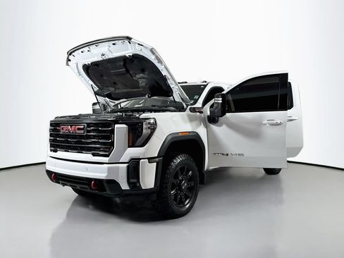 Used 2024 GMC Sierra 2500 AT4 w/ AT4 Premium Plus Package AWD/4WD image 25