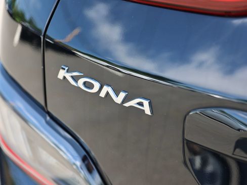 Used 2023 Hyundai Kona Limited w/ Cargo Package FWD image 9