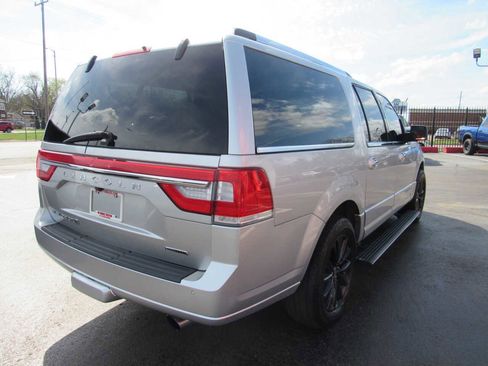 Used 2015 Lincoln Navigator L 4WD image 5