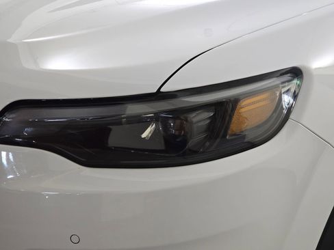 Used 2023 Jeep Cherokee Altitude Lux image 33