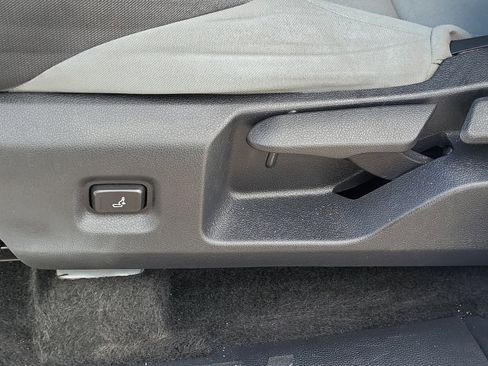 Used 2024 Toyota Tacoma TRD Off-Road image 21