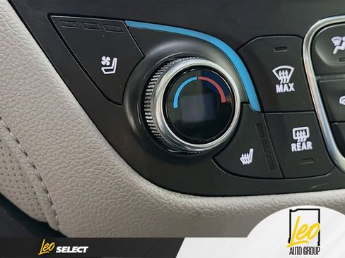 Used 2019 Chevrolet Equinox Premier FWD image 19