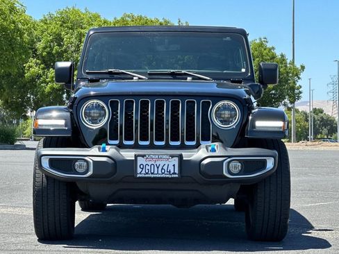 Used 2023 Jeep Wrangler Unlimited Sahara w/ Cold Weather Group AWD/4WD image 6