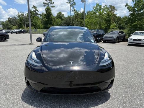 Used 2022 Tesla Model Y Long Range AWD/4WD image 2