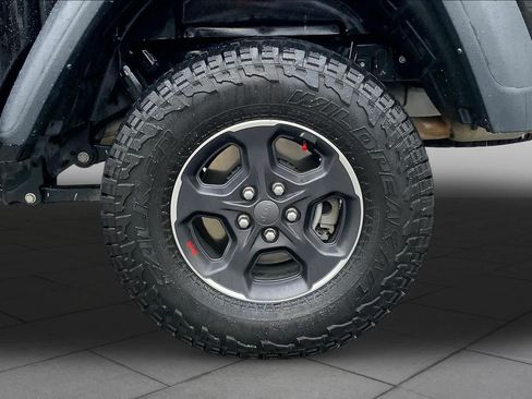 Used 2023 Jeep Gladiator Rubicon w/ Cold Weather Group AWD/4WD image 11