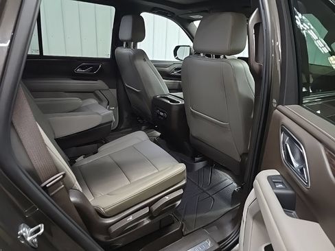 Used 2021 Chevrolet Tahoe LT w/ LT Signature Package AWD/4WD image 18