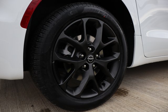 New 2026 Chrysler Pacifica Select AWD/4WD image 37