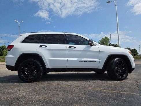 Used 2020 Jeep Grand Cherokee Limited AWD/4WD image 26