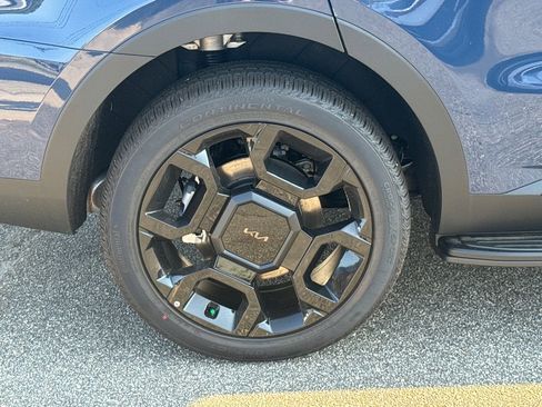 Certified 2025 Kia Sorento SX Prestige w/ Olive Brown Leather Package AWD/4WD image 17