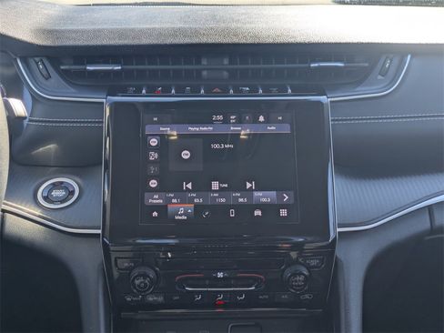 Used 2023 Jeep Grand Cherokee L Laredo image 19