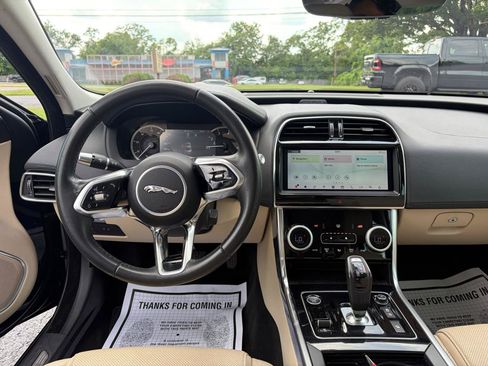 Used 2020 Jaguar XE S RWD image 9