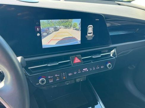 Certified 2023 Kia Niro Wind w/ Wind Preserve Package FWD image 22