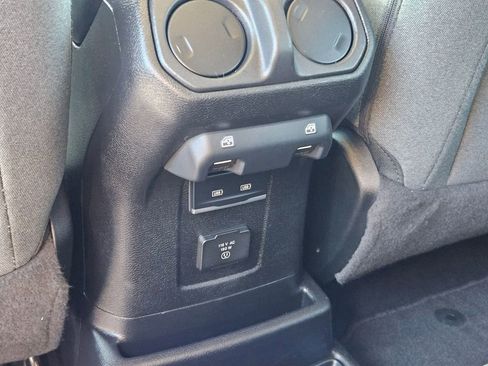 Used 2024 Jeep Wrangler Unlimited Sahara image 29