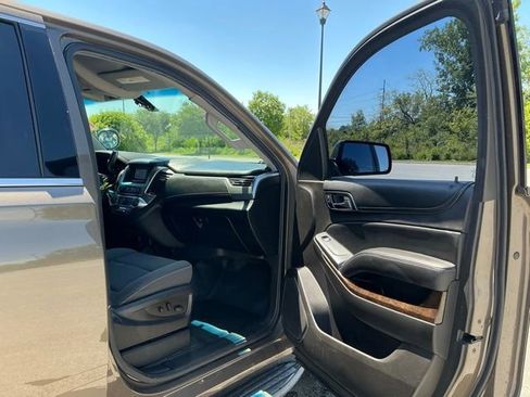 Used 2015 Chevrolet Tahoe 4WD w/ Remote Keyless Entry Package image 17