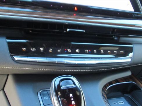 Used 2023 Cadillac Escalade Premium Luxury image 24