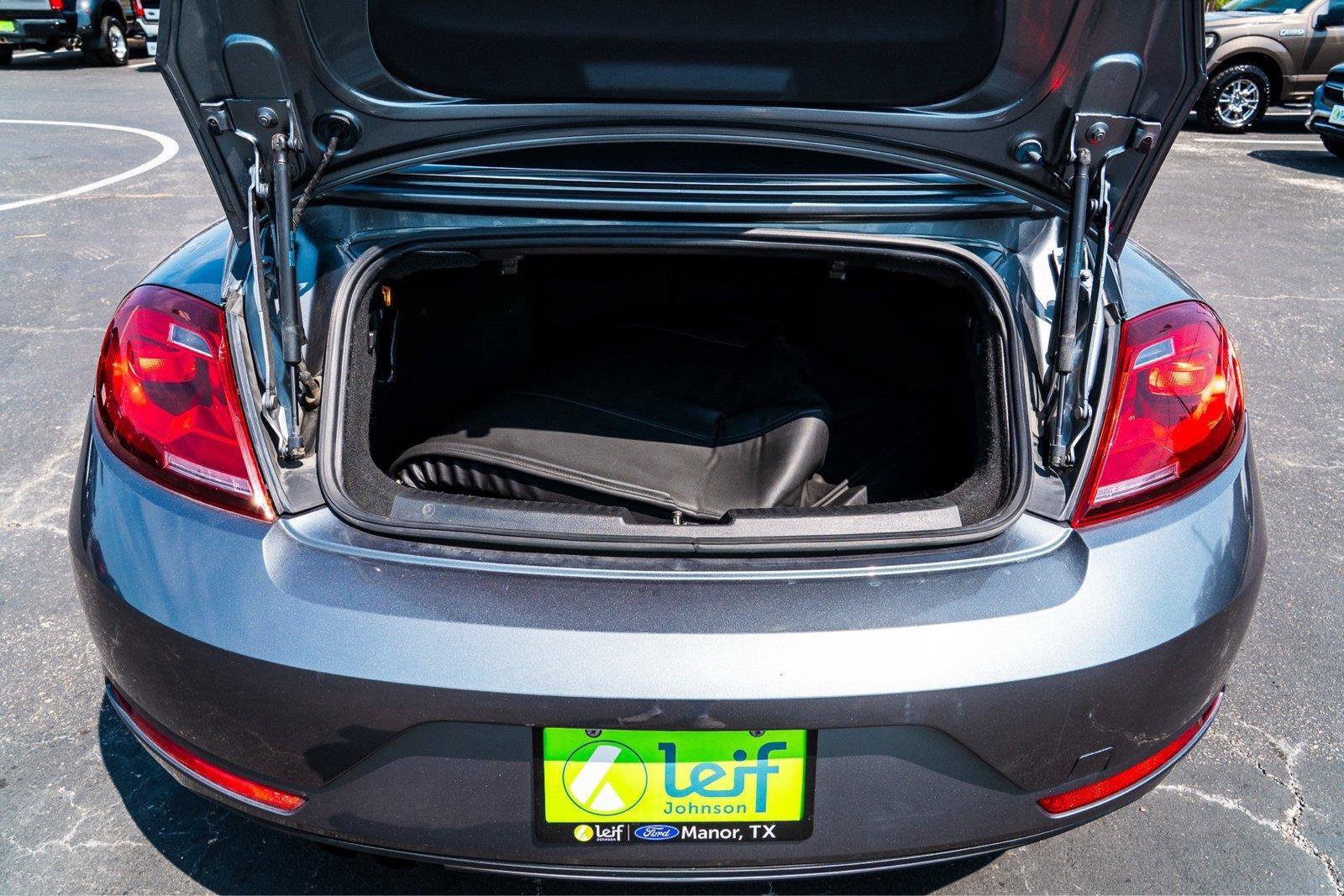 Used 2018 Volkswagen Beetle 2.0T FWD image 19