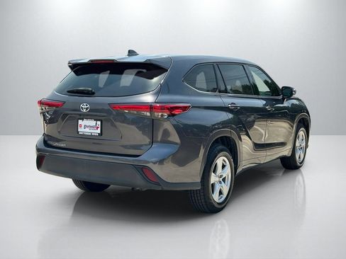 Used 2020 Toyota Highlander L FWD image 5