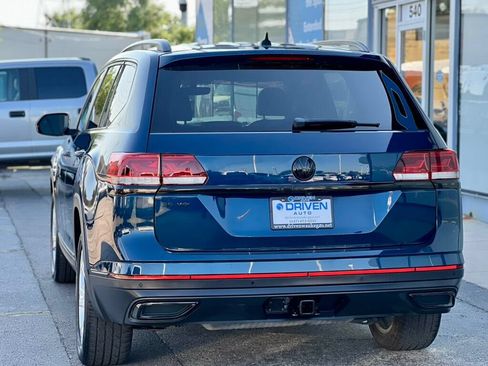 Used 2021 Volkswagen Atlas SE w/ Panoramic Sunroof Package FWD image 3