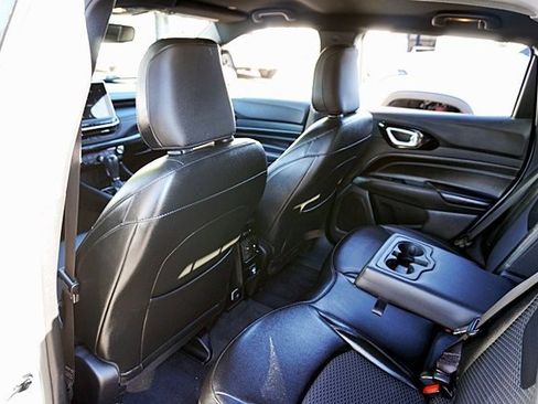 Used 2022 Jeep Compass Altitude image 17