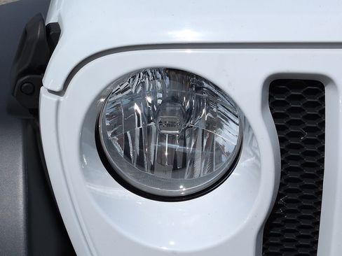 Used 2019 Jeep Wrangler Sport AWD/4WD image 10