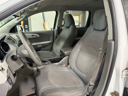 Used 2009 Chevrolet Traverse LS FWD image 10