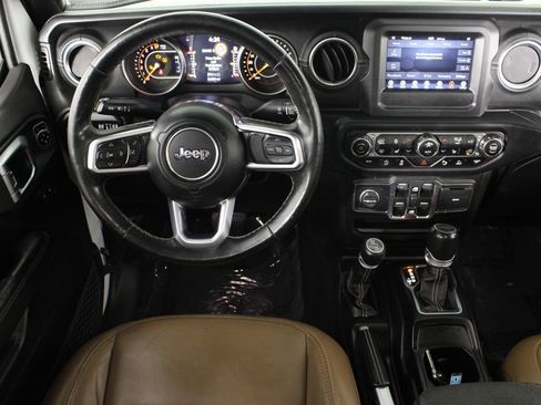 Used 2020 Jeep Gladiator Overland w/ LED Lighting Group image 8