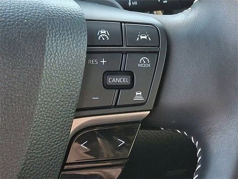 Used 2025 Toyota Camry SE image 21