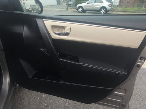 Used 2015 Toyota Corolla LE FWD image 26