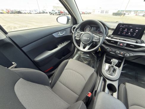Used 2024 Kia Forte LXS FWD image 17