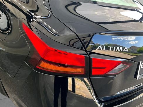 Certified 2024 Nissan Altima 2.5 SL FWD image 29