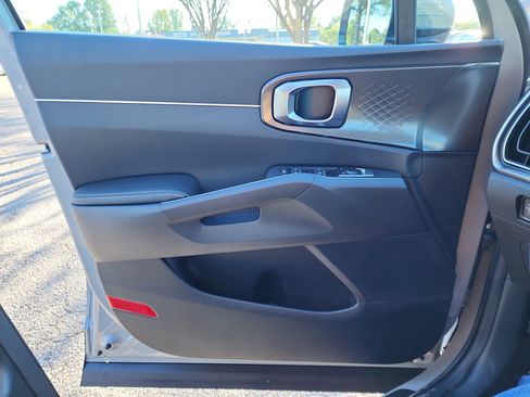 New 2026 Kia Sorento S image 9