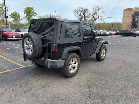 Used 2015 Jeep Wrangler Sahara w/ Connectivity Group image 7