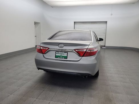 Used 2017 Toyota Camry SE image 7