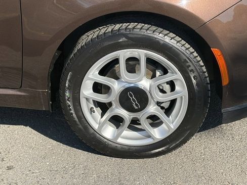 Used 2015 FIAT 500 Pop image 10