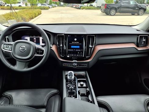 Used 2023 Volvo XC60 B5 Ultimate w/ Protection Package Premier FWD image 19