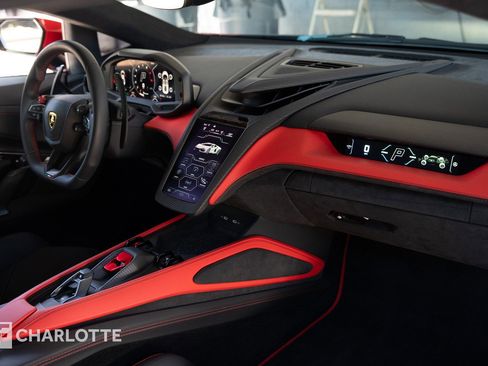 Used 2024 Lamborghini Revuelto AWD/4WD image 31