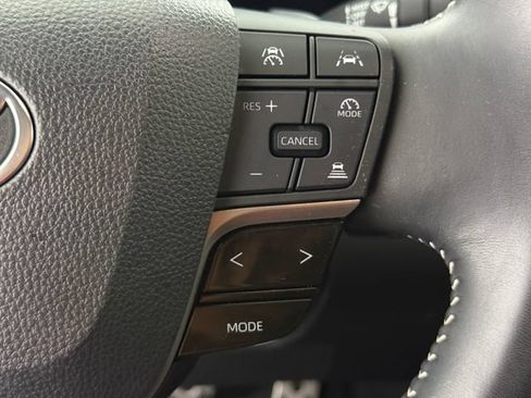 Used 2025 Toyota Camry SE FWD image 12